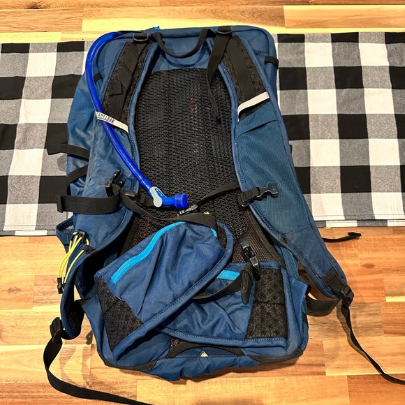 CamelBak Fourteener 32
Hiking Hydration Pack - Hike Backpack - 100 oz - Picture 2 of 2